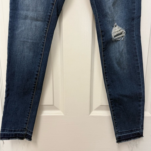 Aeropostale Women’s Blue Skinny Distressed Jegging Jeans Size 2 - Picture 3 of 12